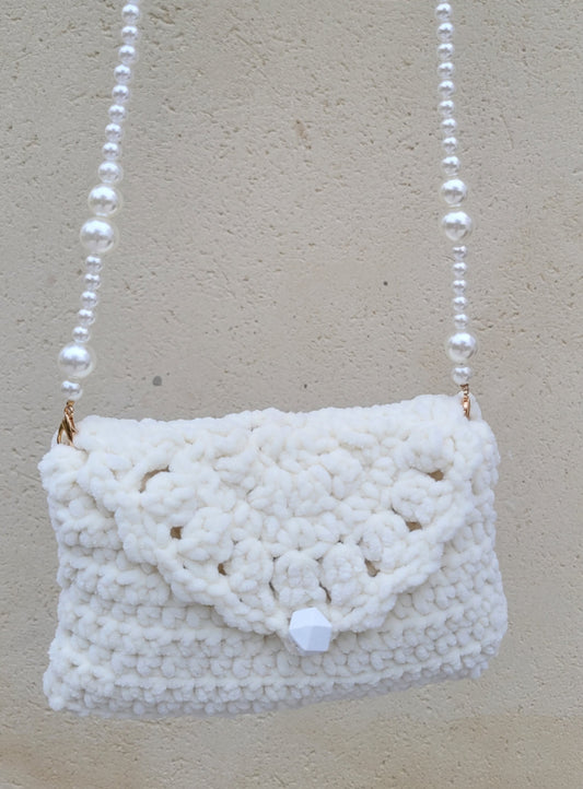 210-Pochette blanc crème