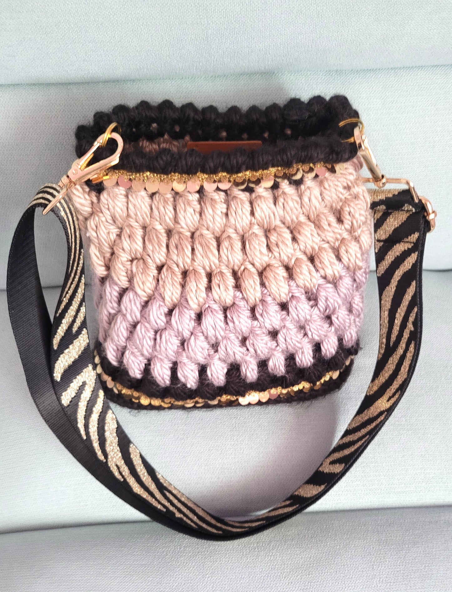 120-Sac Bourse noir/beige à sequins