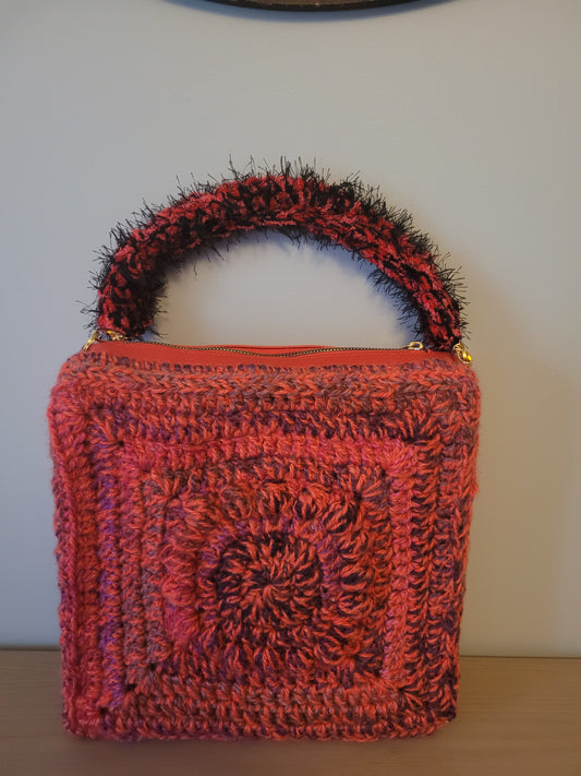 101-Sac carré rouge et noir