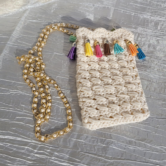 210-Pochette blanc crème à glands multicolores
