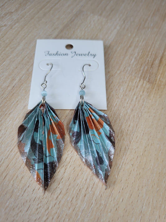255-Boucles origami feuilles carpes bleu et orange
