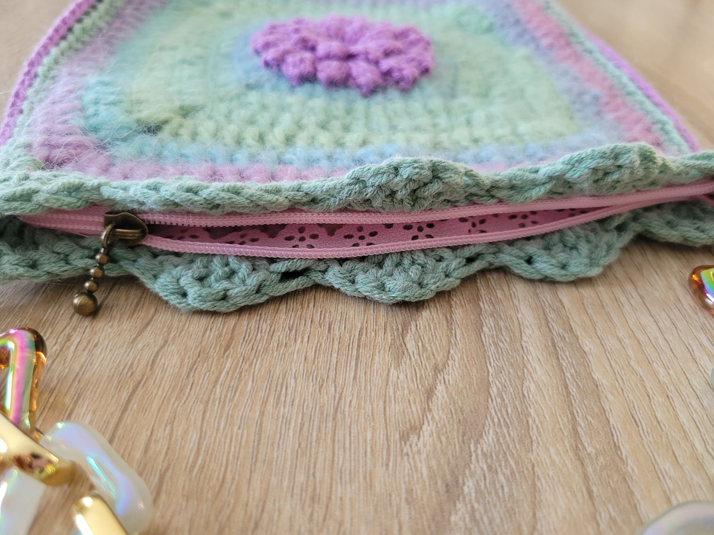214-Pochette Granny pastel parme et vert