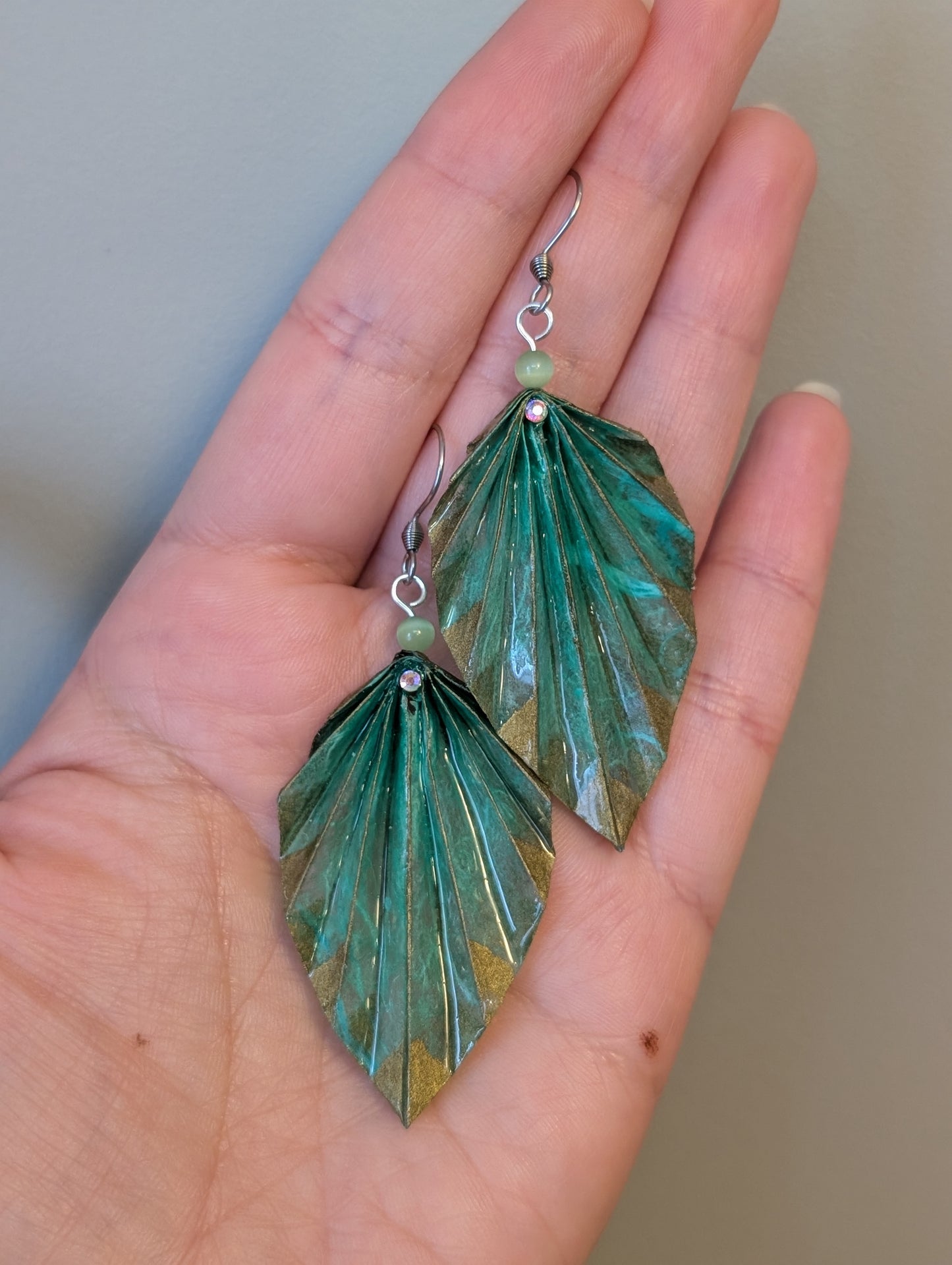251-Boucles origami feuilles verte