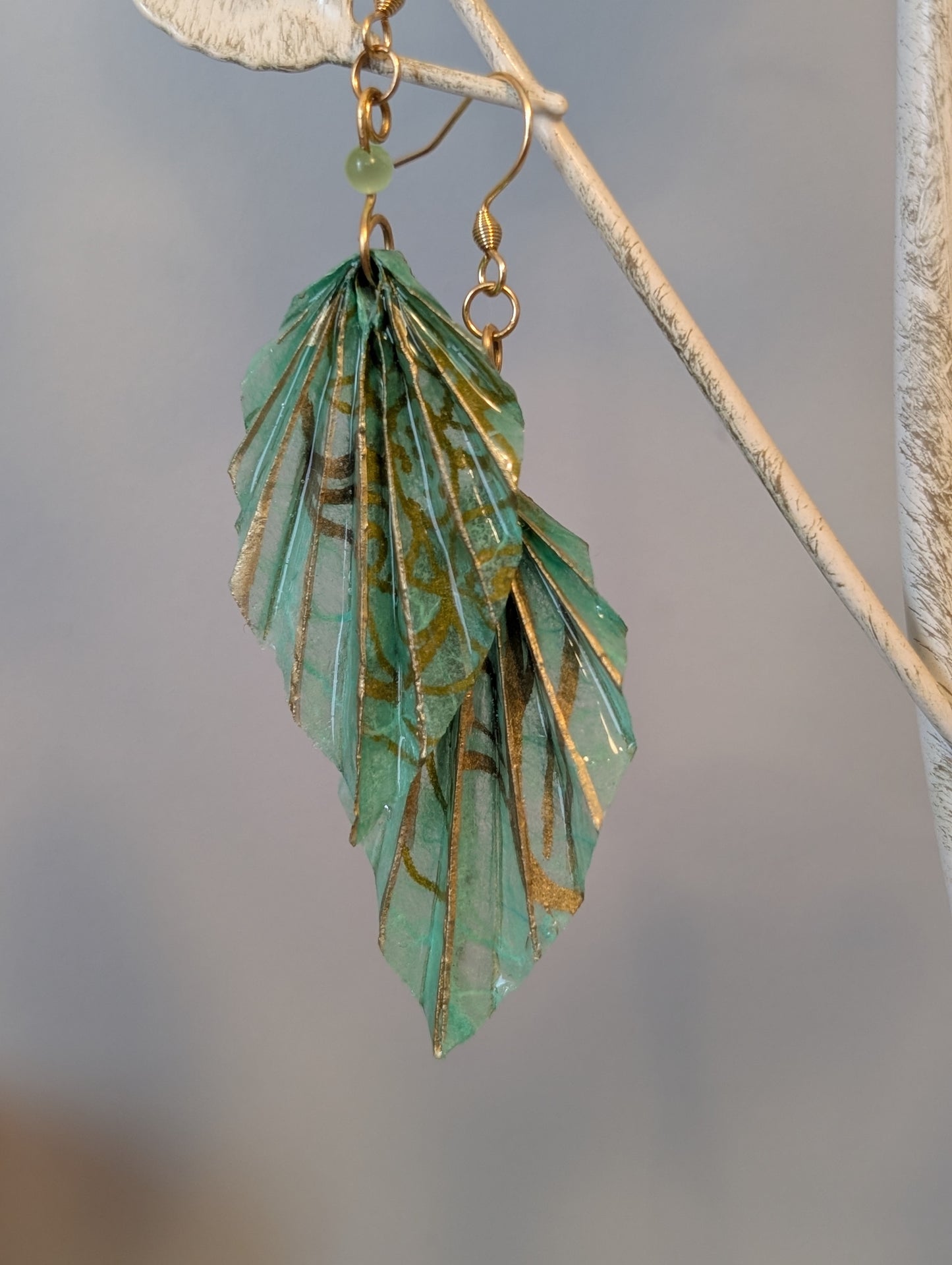 254-Boucles origami feuilles vertes et dorées