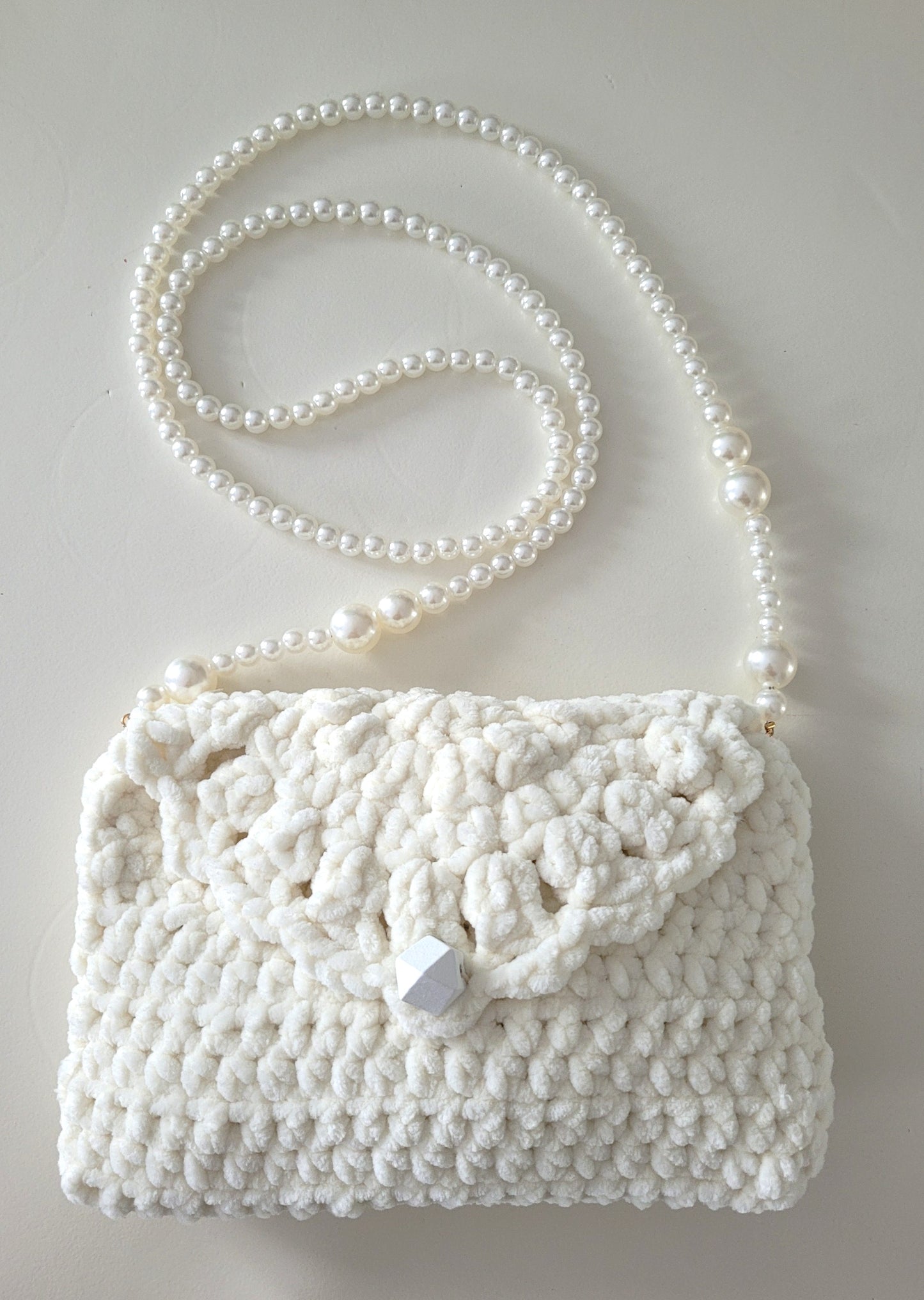 210-Pochette blanc crème