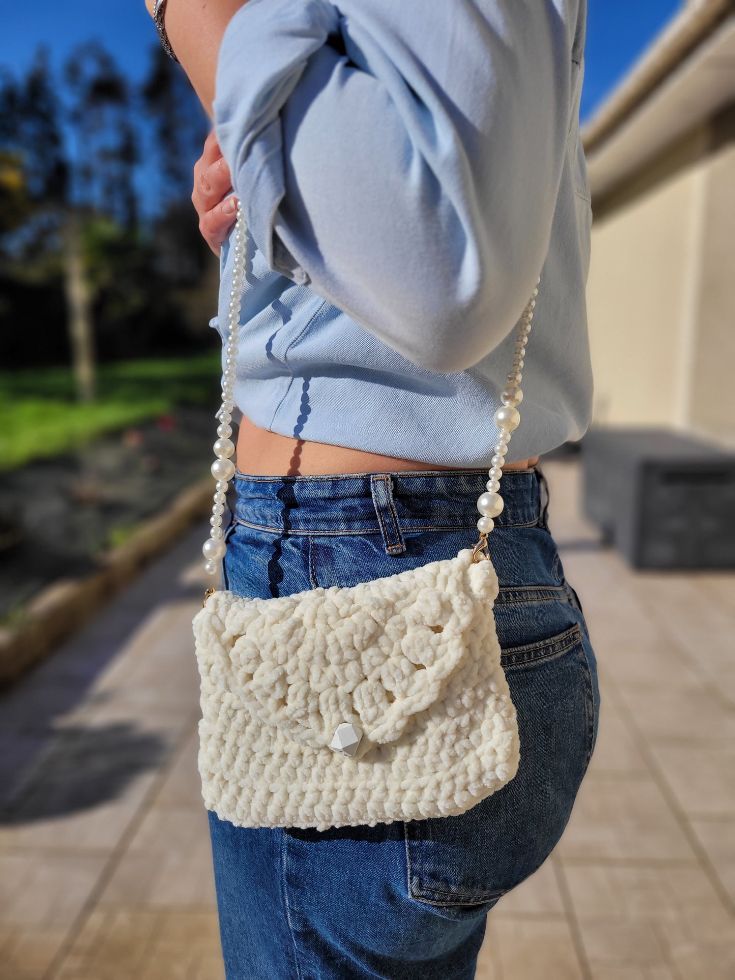 210-Pochette blanc crème